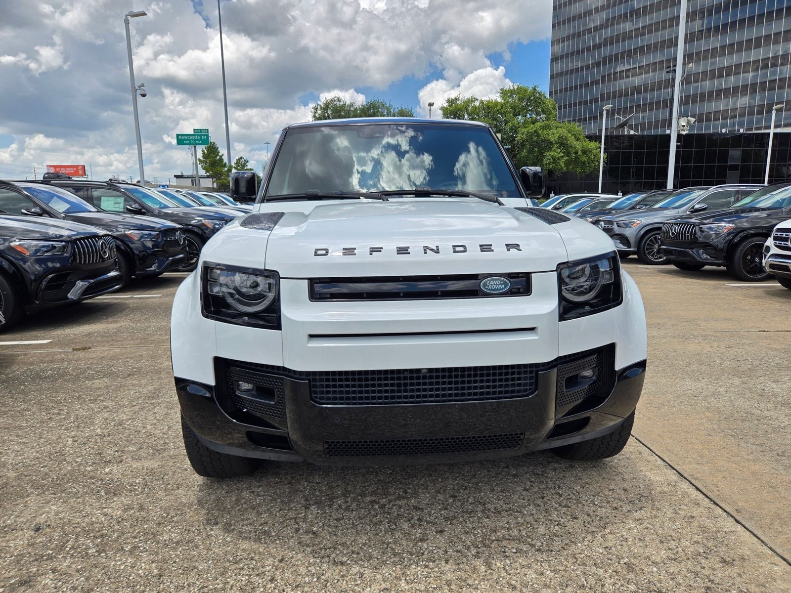 land rover defender 2025 SALE2EFE5S2372160 image land rover defender 2025 SALE2EFE5S2372160 image